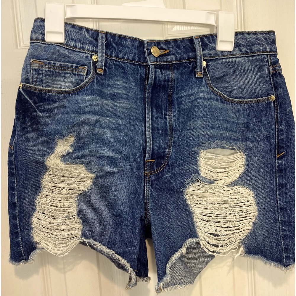 COPY - • GOOD AMERICAN • SHORTS • DISTRESSED DENIM • SIZE 4/27 •